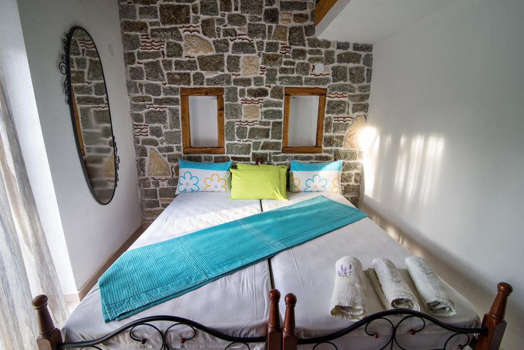Theano Apartments Sarti Bagian luar foto