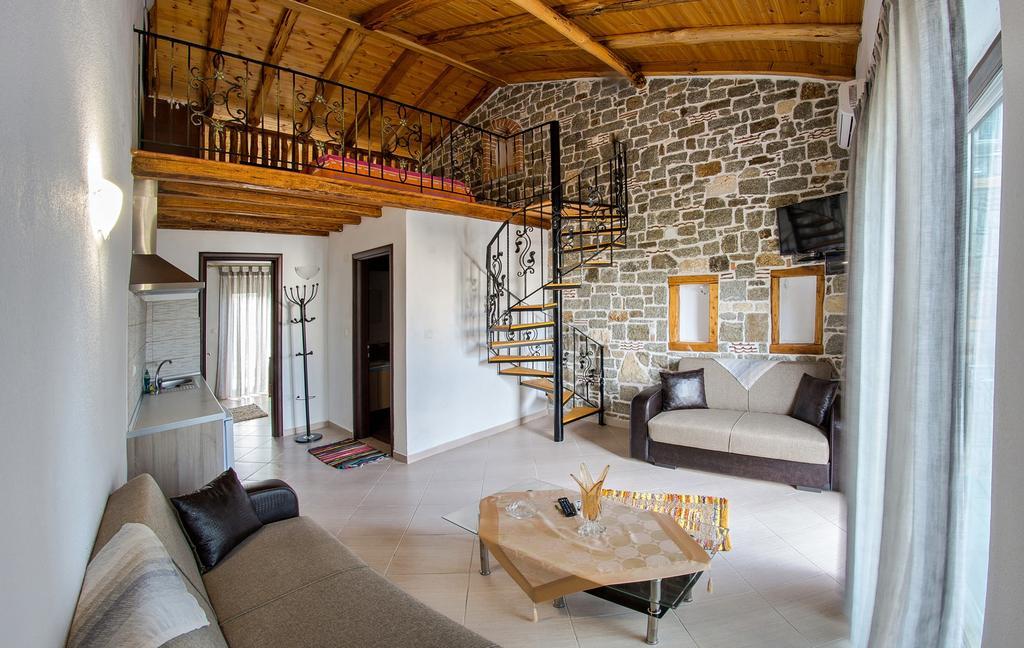 Theano Apartments Sarti Bagian luar foto