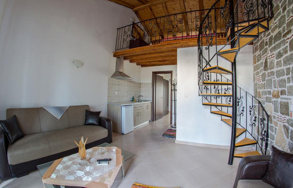 Theano Apartments Sarti Bagian luar foto